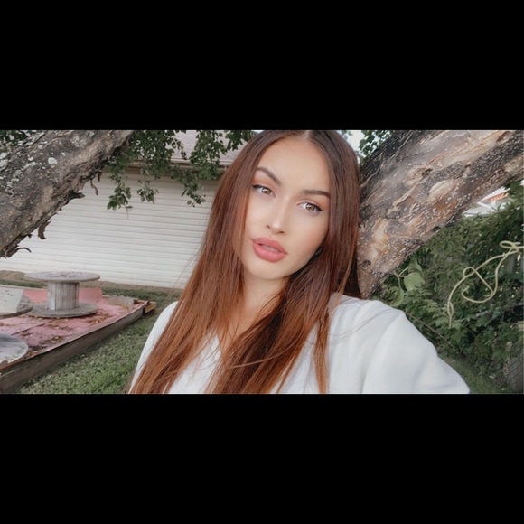 Meet your Posher, Lyndsay - Picture 1 of 1